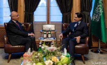 سمو وزير الخارجية يلتقي المفوض السامي للأمم المتحدة لشؤون اللاجئين