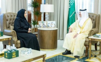 أمير المنطقة الشرقية يستقبل مدير الإدارة العامة للأحوال المدنية بالمنطقة ويطّلع على جهودهم في خدمة المستفيدين