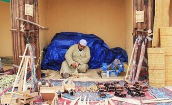 حرفيون حرص «ربيع النعيرية» يدعم استمرار الحرف