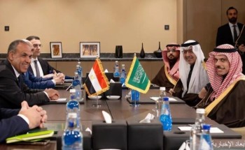 سمو وزير الخارجية ووزير خارجية مصر يناقشان آخر التطورات الإقليمية والدولية