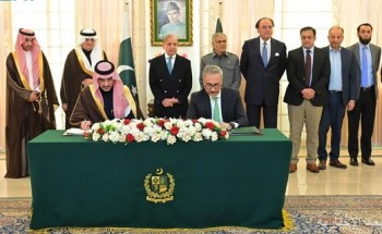 الصندوق السعودي للتنمية يوقع اتفاقيتين تنمويتين لدعم قطاعات المياه والمشتقات النفطية في باكستان