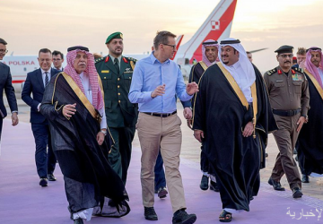 رئيس وزراء بولندا يصل إلى الرياض