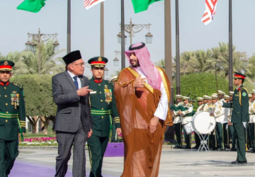 ولي العهد ورئيس وزراء ماليزيا يعقدان جلسة مباحثات لاستعراض أوجه العلاقات بين البلدَيْن