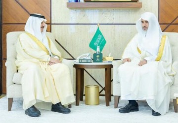 أمير المنطقة الشرقية يستقبل رئيس المحكمة التجارية بالدمام بمناسبة تعيينه