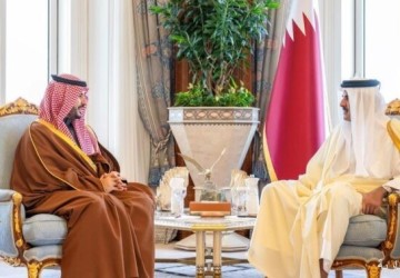 بتوجيه من القيادة.. سمو وزير الدفاع يلتقي سمو أمير دولة قطر