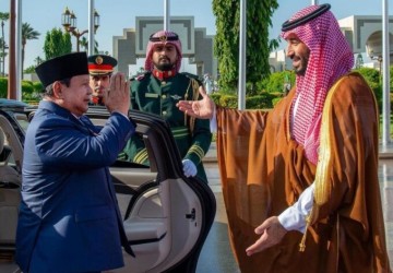 سمو ولي العهد يستقبل رئيس جمهورية إندونيسيا ويعقدان جلسة مباحثات رسمية ويرأسان الاجتماع الأول لمجلس التنسيق الأعلى السعودي الإندونيسي