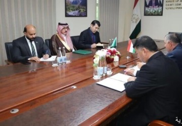 سفير المملكة لدى طاجيكستان يلتقي رئيس لجنة الطوارئ والدفاع المدني