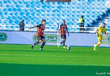 الرياض يهدر فوزاً متأخراً أمام الخليج ويتعادل في دوري روشن