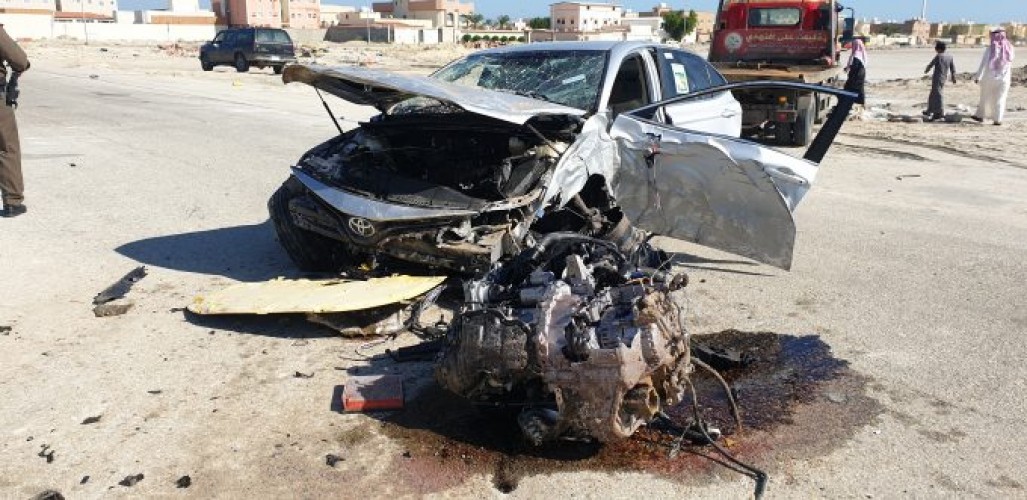 بالصور حادث شنيع يفصل المحرك عن المركبة في الخفجي صحيفة أبعاد الإخبارية