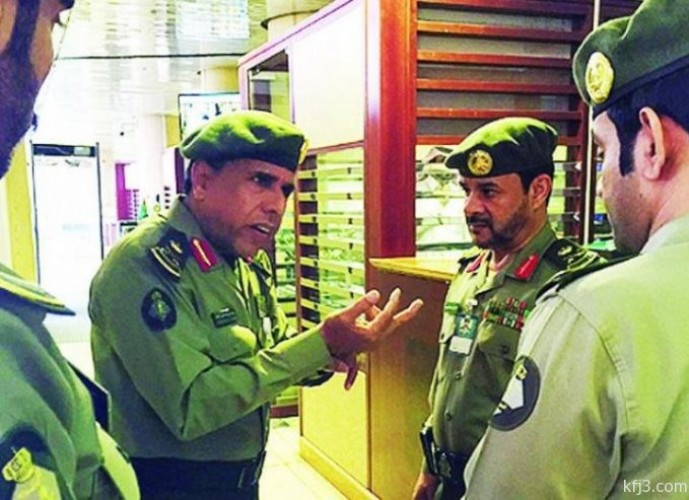 اللواء اليحيى يتفقد جوازات مطار الملك خالد صحيفة أبعاد الإخبارية