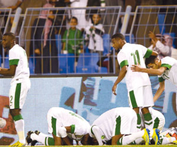 “الصقور” تطفئ لهيب “التنين”