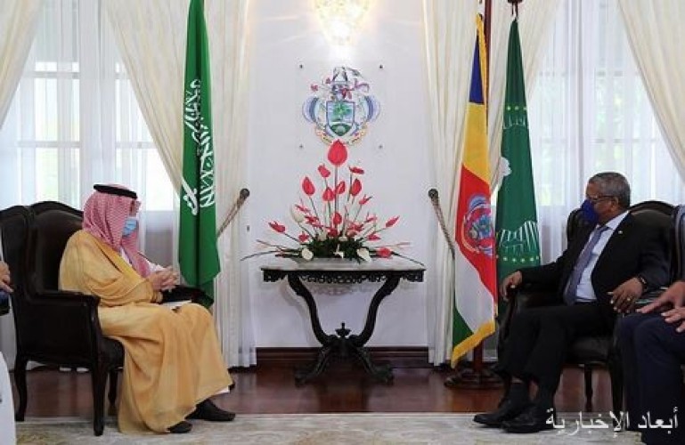 رئيس جمهورية سيشل يستقبل وزير الدولة لشؤون الدول الإفريقية