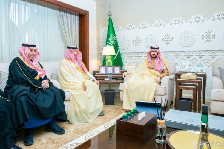 نائب أمير الشرقية يكرم الجهات المنظمة لموسم الفروسية بالخفجي