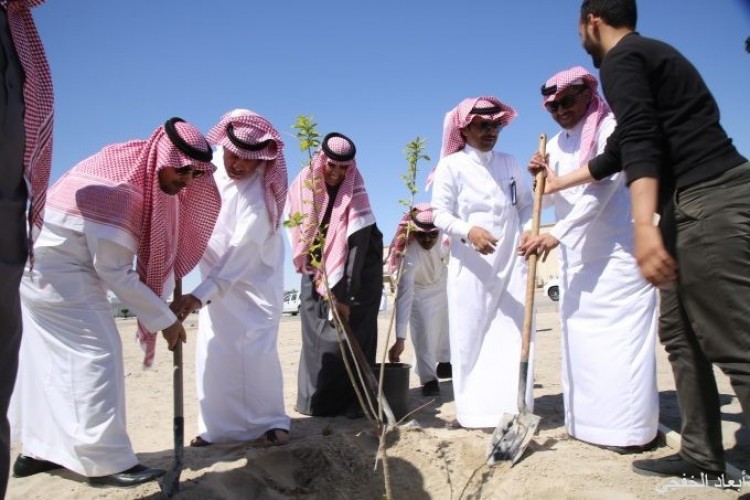 تحت شعار نحمي بيئتنا لرفاه مجتمعنا الهزاع يدشن أسبوع البيئة بالخفجي صحيفة أبعاد الإخبارية