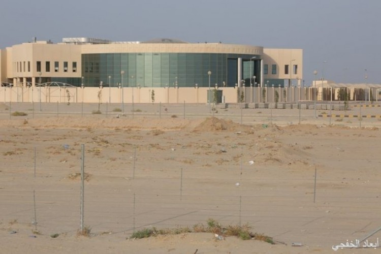 طالبات كلية البنات في الخفجي يترقبن أعلان الدراسة في المبنى الجديد صحيفة أبعاد الإخبارية