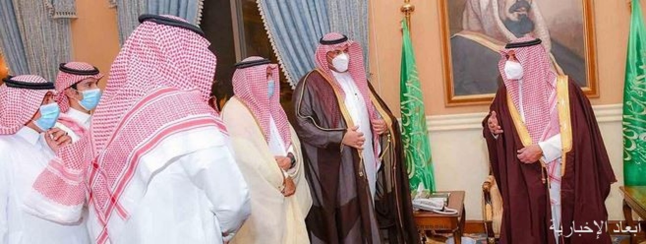 سمو أمير تبوك يستقبل رئيس وأعضاء مجلس إدارة نادي ضباء الرياضي بمناسبة صعود فريق كرة السلة بالنادي للدوري الممتاز