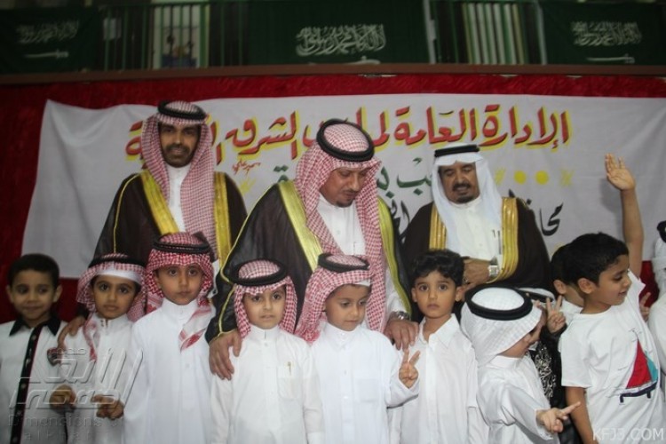 بالصور الهزاع يرعى الحفل الختامي للأنشطة الطلابية بروضة الشرق
