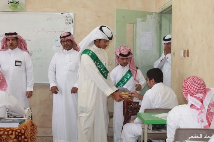 بن حزم الثانوية تفعل أسبوع التهيئة الارشادية صحيفة أبعاد الإخبارية