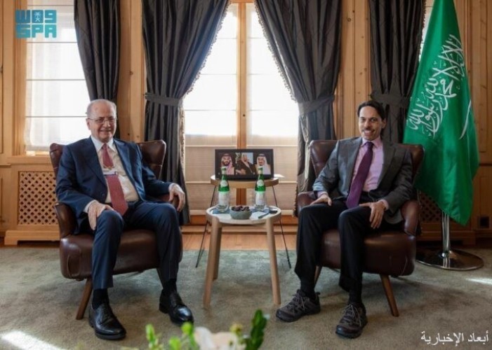 سمو وزير الخارجية يلتقي رئيس مجلس الوزراء الفلسطيني