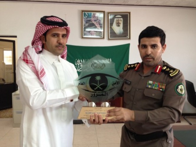العقيد سعد الحميداني يكرم «أبعاد الخفجي»