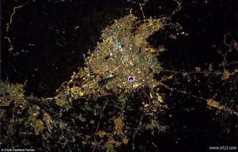 “ناسا” تثير الجدل على “تويتر” بشأن صورة “طهران ليلاً”