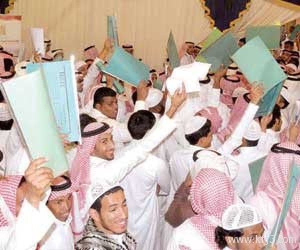 إلزامية “التوطين” تقصي “الأفضلية للسعوديين”