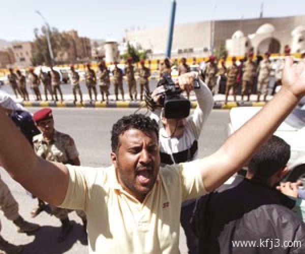 اليمن.. مواجهات وعصيان يشل “الجنوب”