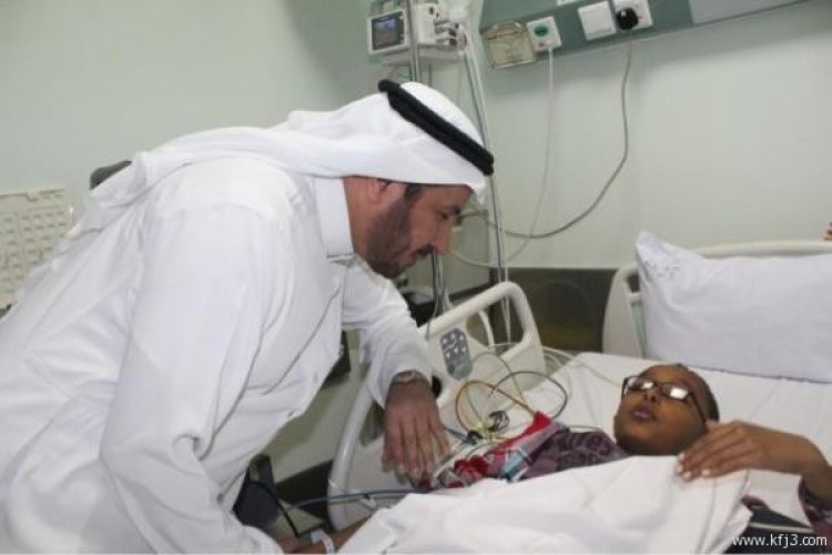 الربيعة يزور الأطفال مصابي حادث “مدينة ملاهي بانوراما” الرياض‬