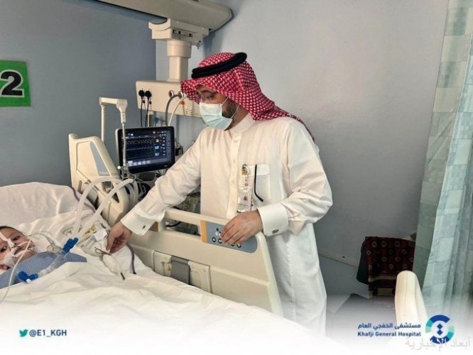 الخالدي يعايد المرضى المنومين والموظفين المكلفين بمستشفى الخفجي