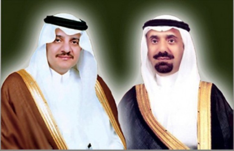 الأمير سعود بن نايف ونائبة يعزيان أسرة (ماجد الدوسري)