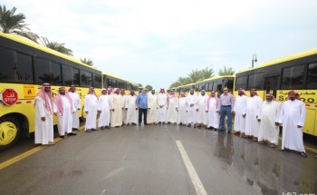 الهزاع يدشن 25 حافلة جديدة لنقل طالبات مدارس محافظة الخفجي