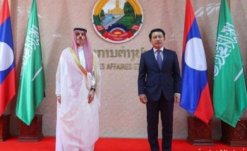 وزير الخارجية يلتقي بوزير خارجية جمهورية لاوس