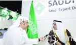 خالد الفيصل يكرم عدداً من رجال الأمن لجهودهم في القبض على مطلوبين