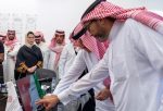 عبدالعزيز بن سعود يكرم متقاعدي وزارة الداخلية