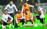 الجيل يحتفي بعودة الدوسري للتدريبات