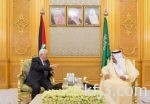 إيقاف الإعانات المالية عن 393 شخصاً من منسوبي «وزارة العمل»