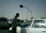 رواد سوق عكاظ يشاهدون الشاعر لبيد غدا