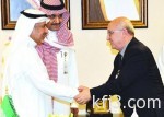 نظام لحماية حقوق المسنين وأولوية ومجانية في الخدمات وإعانة للعائل.. على طاولة «الشورى»