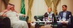 السفير آل جابر يلتقي المبعوث الأممي إلى اليمن