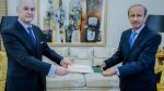 الملحق الثقافي السعودي في الأردن يطلع على جهود مركز الملك سلمان للإغاثة لدعم اللاجئين السوريين في مخيم الزعتري
