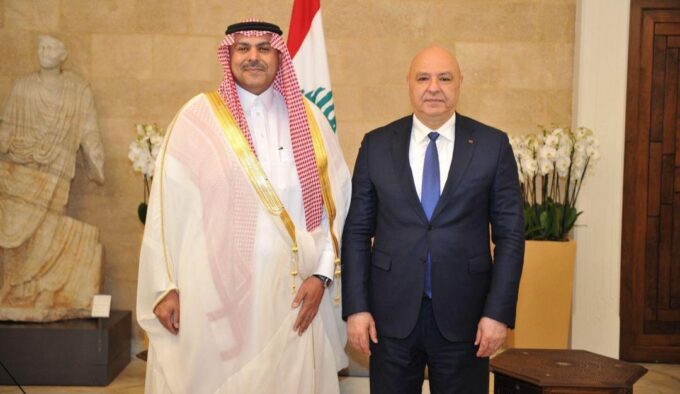 السفير الدوسري يُسلم أوراق اعتماده لرئيس الجمهورية اللبنانية
