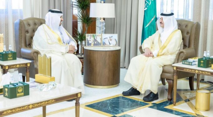 أمير المنطقة الشرقية يستقبل رئيس جامعة حفر الباطن ويهنئ الفائزين في المعرض الدولي للاختراعات والابتكارات (ITEX 2026)