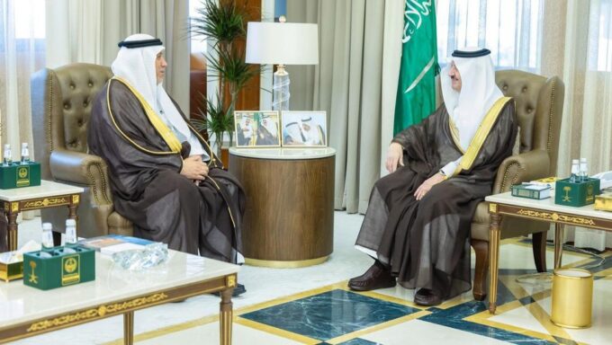 أمير المنطقة الشرقية يستقبل رئيس جامعة الملك فيصل بمناسبة تحقيقها المرتبة 35 عالميًا في تصنيف التايمز لتأثير الاستدامة 2026