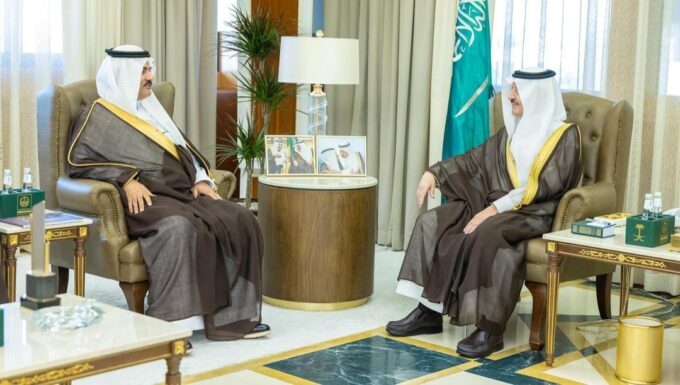 أمير المنطقة الشرقية يطّلع على منجزات غرفة حفر الباطن ومبادراتها لدعم قطاع الأعمال بالمحافظة