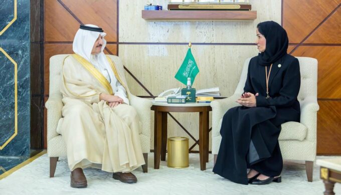 أمير المنطقة الشرقية يستقبل مدير عام التعليم بالمنطقة