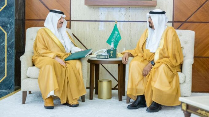 أمير المنطقة الشرقية يستقبل الرئيس التنفيذي لهيئة تطوير محمية الإمام عبدالعزيز بن محمد الملكية