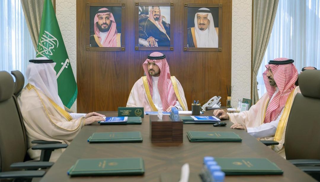 نائب أمير المنطقة الشرقية يستقبل رئيس القطاع الشرقي لشركة المياه الوطنية