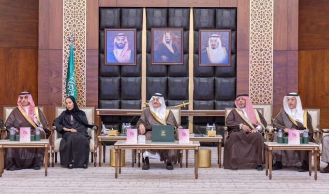 أمير المنطقة الشرقية يدشن حملة “الشرقية وردية 18”