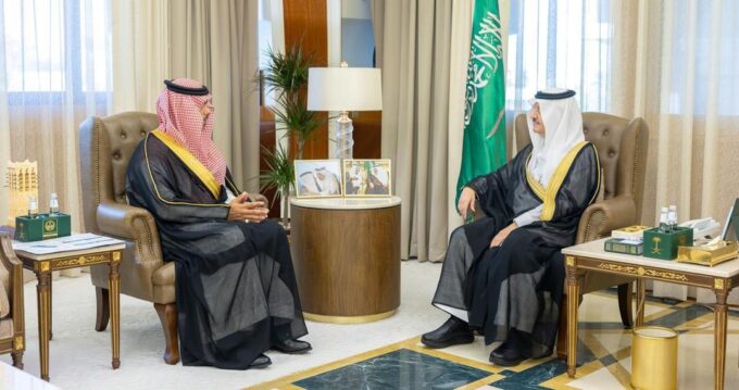 أمير المنطقة الشرقية يستقبل الرئيس التنفيذي للهيئة العامة للعقار