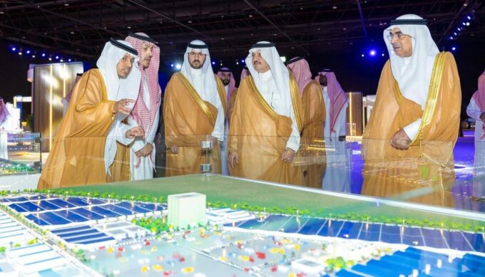 أمير المنطقة الشرقية يدشّن إطلاق شركة “أشراق للتنمية والتطوير”